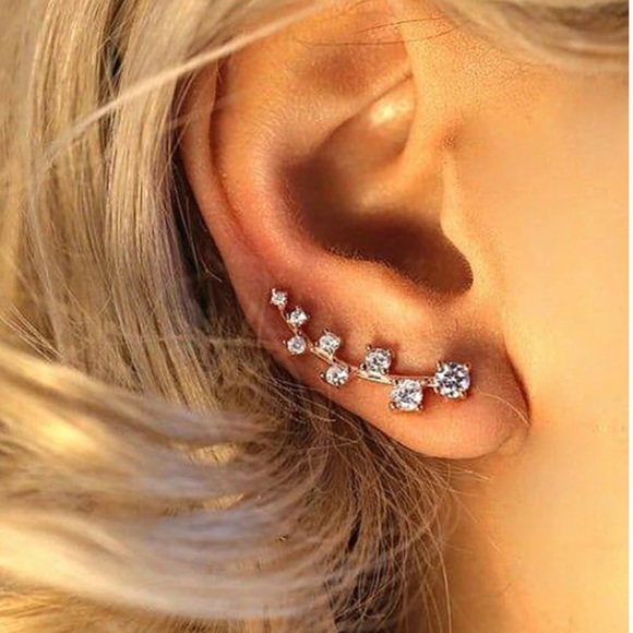 🔵𝟲𝟱%𝗢𝗙𝗙 𝗯𝘂𝗻𝗱𝗹𝗲𝘀 𝟯+🔵 NEW Gold Rhinestone Climber Earrings - Picture 4 of 10